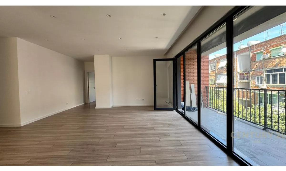 Jepet me qira ambient per zyra tek Myslym Shyri ! 