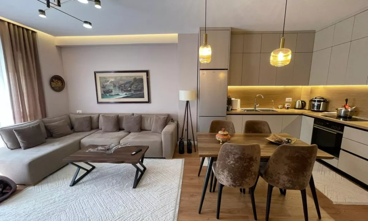 Shtepi ne shitje Apartament ne Tirane, 2+1, Mobilimi E mobiluar, Pagesa 170,000  Euro.