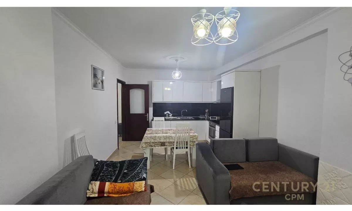 Shtepi ne shitje Apartament ne Tirane, 2+1, Mobilimi E mobiluar, Pagesa 135,000  Euro.