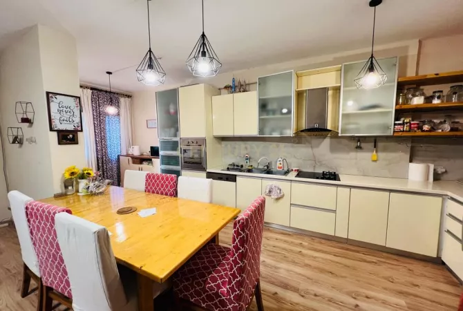 Shtepi ne shitje 3+1 ne Tirane - 400,000 Euro