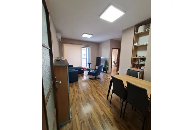 Business Property for Rent 3+1 in Tirana - 1,650 Euro