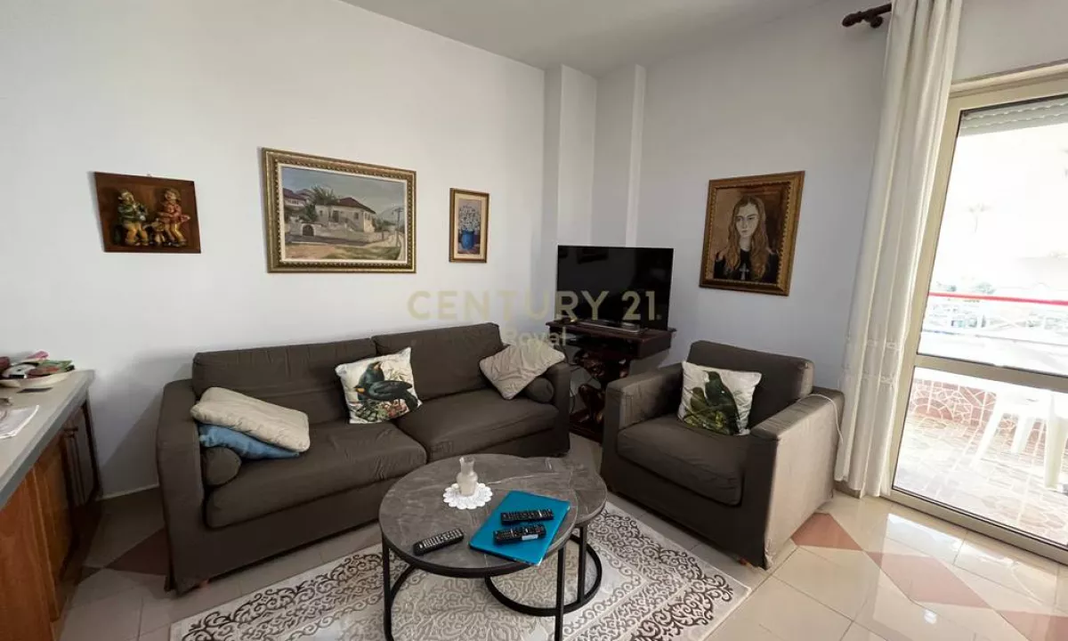 Shtepi ne shitje Apartament ne Tirane, 2+1, Mobilimi E mobiluar, Pagesa 200,000  Euro.