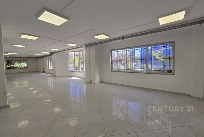 Business Property for Rent 1+1 in Tirana - 1,500 Euro