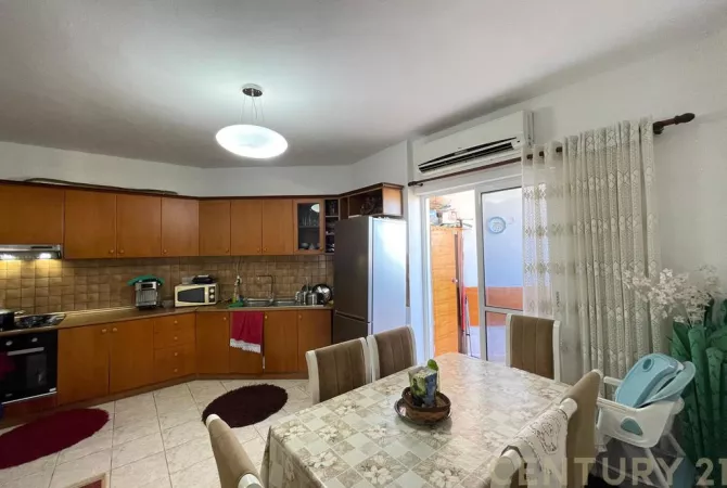 Shtepi ne shitje 2+1 ne Tirane - 165,000 Euro
