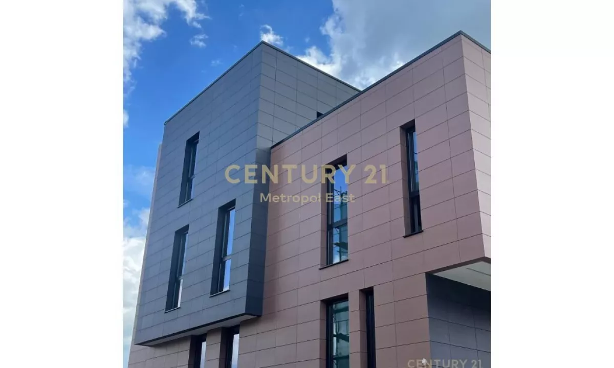 Shtepi ne shitje Vila Luksoze ne Tirane, 4+1, Mobilimi Bosh, pa mobiluar, Pagesa 780,000  Euro.