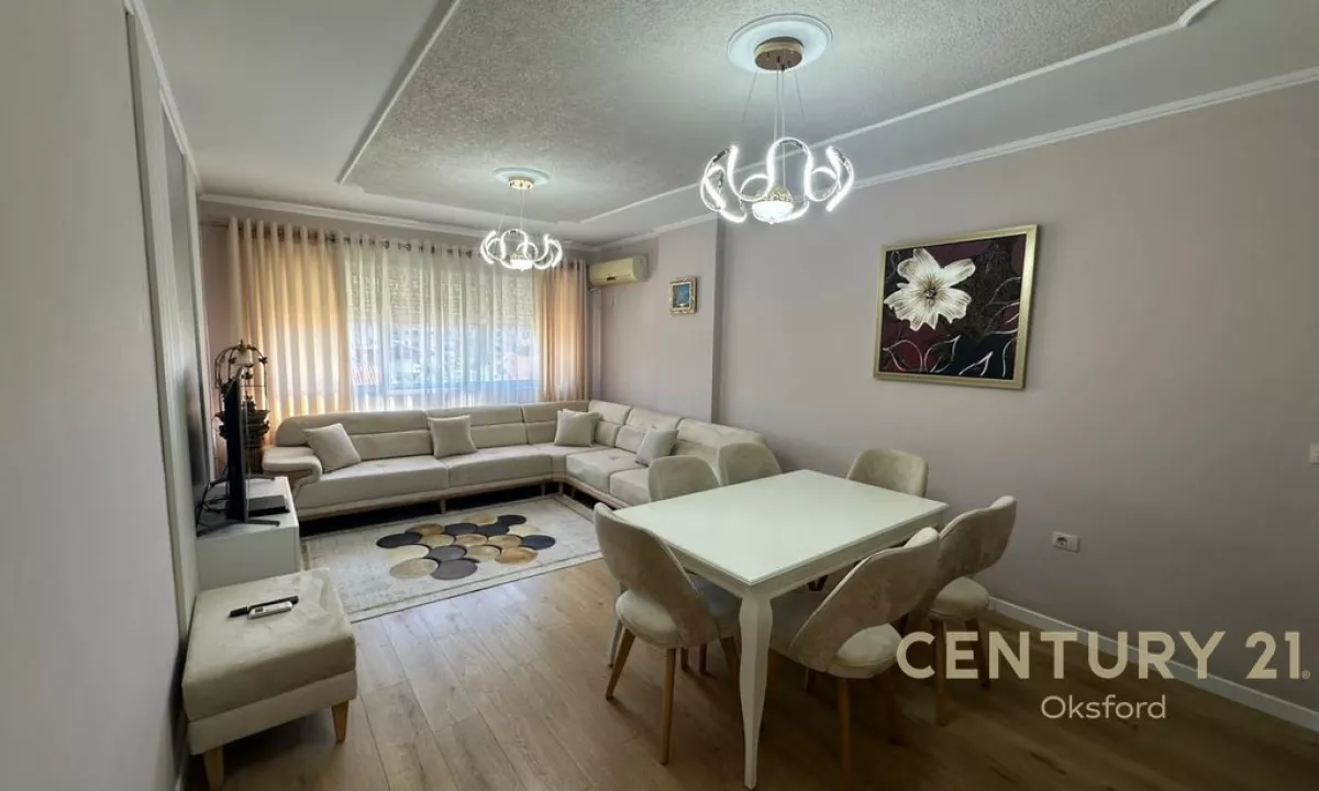 Shtepi ne shitje Apartament ne Tirane, 2+1, Mobilimi E mobiluar, Pagesa 192,000  Euro.