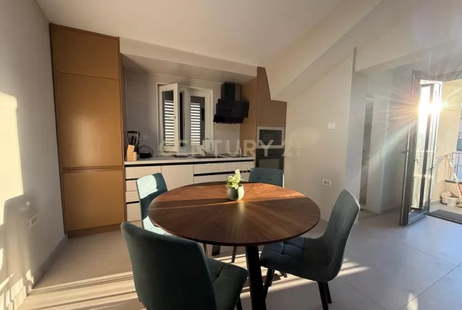 JEPET ME QIRA KATI I TRETE NJE VILE MODERNE+ POST PARKIMI, PRANE AMBASADES AMERIKANE!1,100 € /Muaj