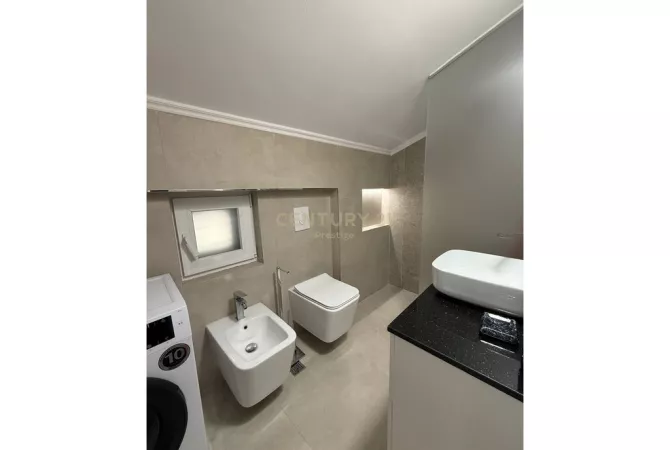 Shtepi me qera Apartament ne Tirane, 2+1, Mobilimi E mobiluar, Pagesa 1,100  Euro.