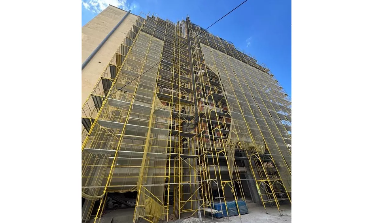 Shtepi ne shitje Apartament ne Tirane, 3+1, Mobilimi Bosh, pa mobiluar, Pagesa 500,000  Euro.