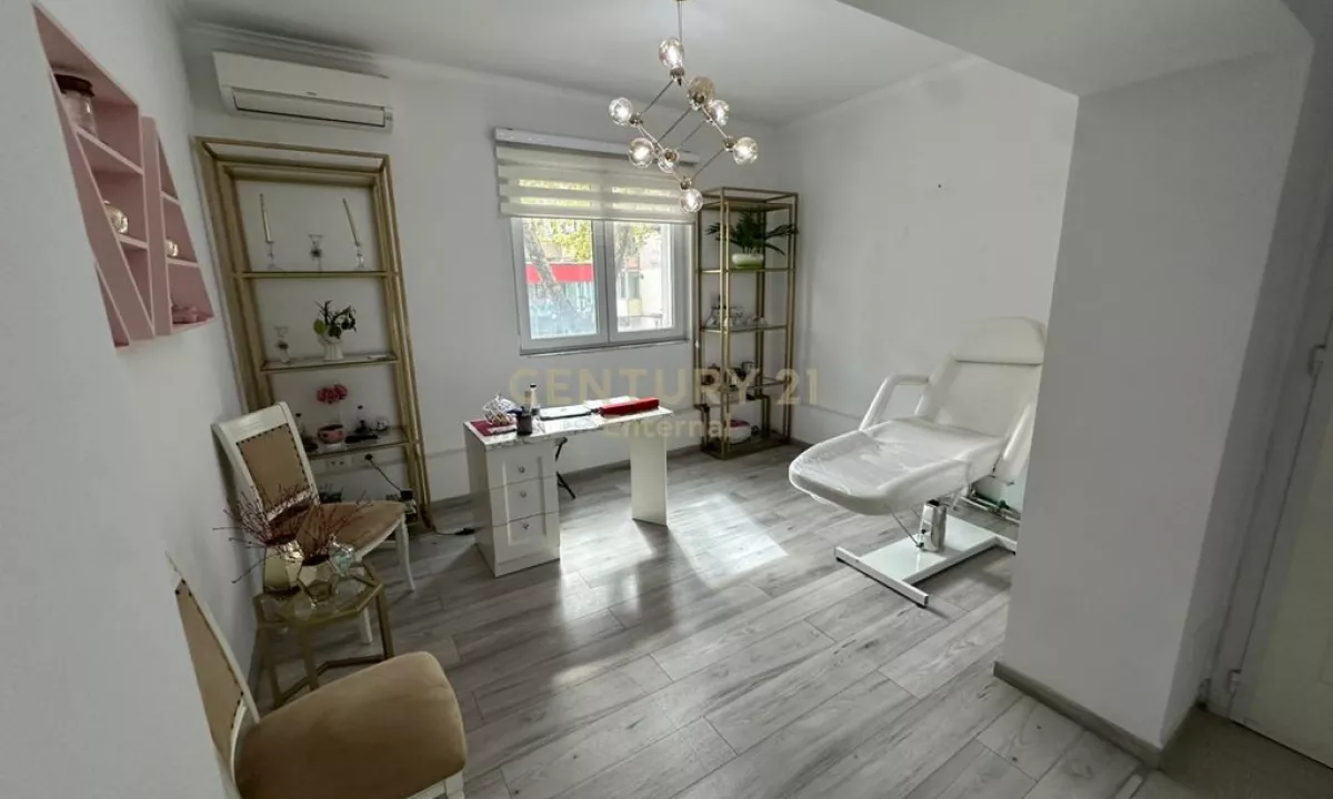 Zyre 3+1 me qira ne Myslym Shyri 