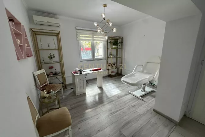 Business Property for Rent 3+1 in Tirana - 700 Euro