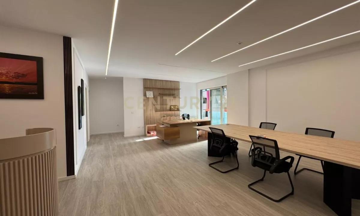 Shtepi ne shitje Apartament ne Tirane, 2+1, Mobilimi Bosh, pa mobiluar, Pagesa 550,000  Euro.