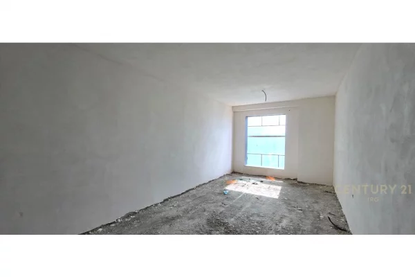 Shtepi ne shitje Apartament ne Tirane, 1+1, Mobilimi Bosh, pa mobiluar, Pagesa 85,000  Euro.