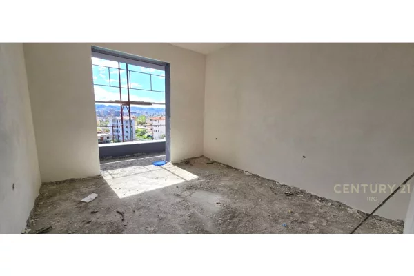 Shtepi ne shitje Apartament ne Tirane, 1+1, Mobilimi Bosh, pa mobiluar, Pagesa 85,000  Euro.