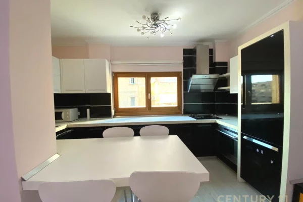 Shtepi ne shitje Apartament ne Tirane, 1+1, Mobilimi E mobiluar, Pagesa 140,000  Euro.