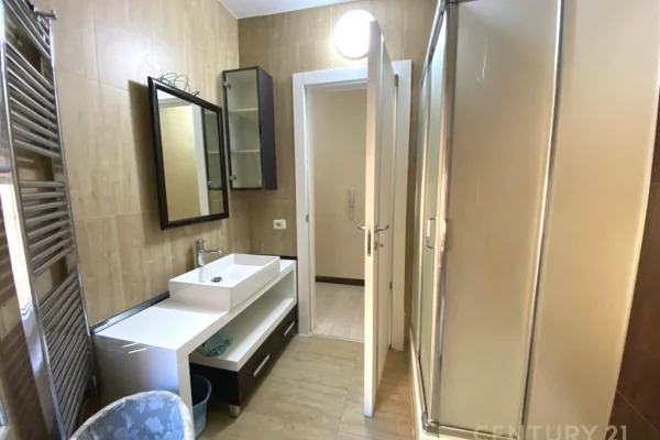 Shtepi ne shitje Apartament ne Tirane, 1+1, Mobilimi E mobiluar, Pagesa 140,000  Euro.