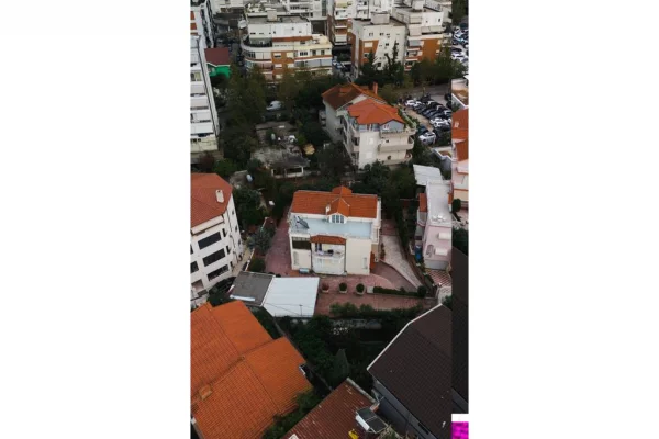 Business Property for Rent 1+1 in Tirana - 5,000 Euro