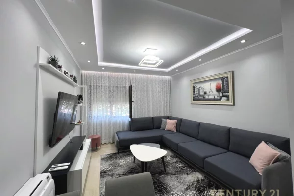 Shtepi ne shitje Apartament ne Tirane, 2+1, Mobilimi E mobiluar, Pagesa 220,000  Euro.