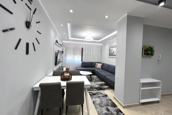 Shtepi ne shitje Apartament ne Tirane, 2+1, Mobilimi E mobiluar, Pagesa 220,000  Euro.