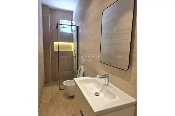 Shtepi ne shitje Apartament ne Tirane, 1+1, Mobilimi E mobiluar, Pagesa 122,000  Euro.