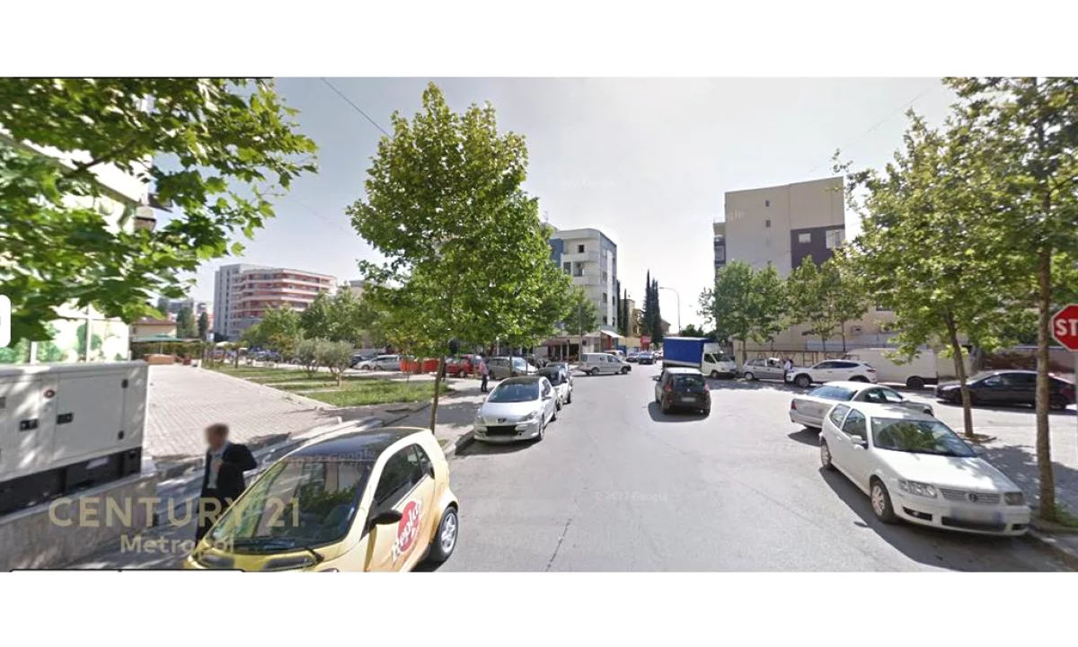 Ambient komercial per shitje – Don Bosko