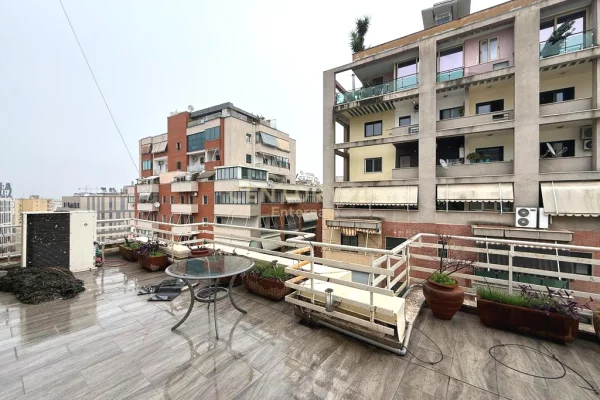 Business Property for Rent 3+1 in Tirana - 1,100 Euro