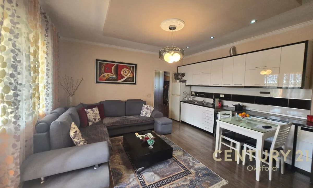 Shtepi ne shitje Apartament ne Tirane, 2+1, Mobilimi E mobiluar, Pagesa 167,000  Euro.