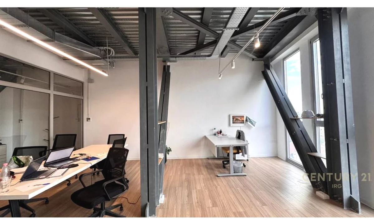 Jepet me qira ambient per zyra i mobiluar – Komuna e Parisit, prane Kika 2!