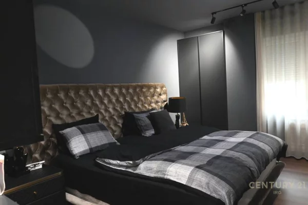 Shtepi ne shitje Apartament ne Tirane, 2+1, Mobilimi E mobiluar, Pagesa 450,000  Euro.