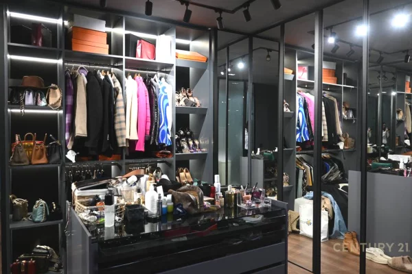 Shtepi ne shitje Apartament ne Tirane, 2+1, Mobilimi E mobiluar, Pagesa 450,000  Euro.