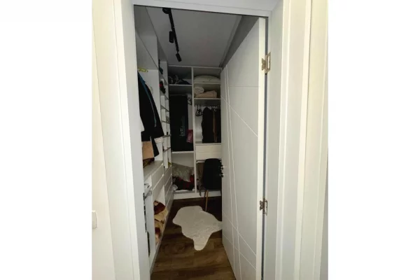 Shtepi ne shitje Apartament ne Tirane, 3+1, Mobilimi E mobiluar, Pagesa 250,000  Euro.