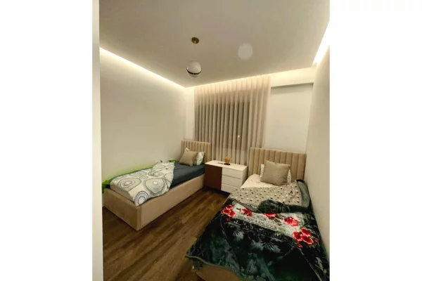 Shtepi ne shitje Apartament ne Tirane, 3+1, Mobilimi E mobiluar, Pagesa 250,000  Euro.