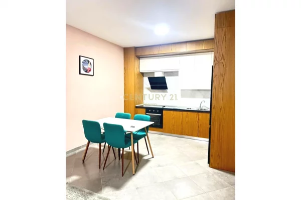 Shtepi ne shitje Apartament ne Tirane, 1+1, Mobilimi E mobiluar, Pagesa 160,000  Euro.