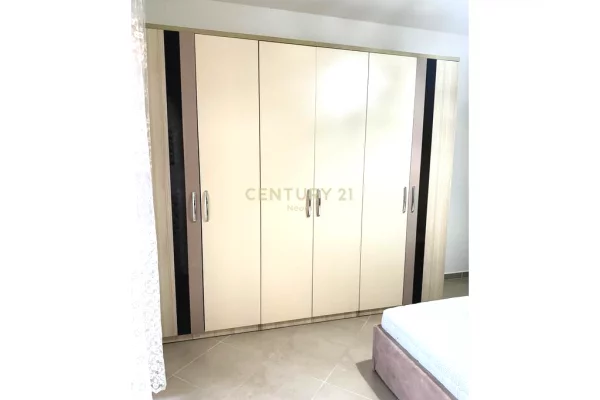 Shtepi ne shitje Apartament ne Tirane, 1+1, Mobilimi E mobiluar, Pagesa 160,000  Euro.