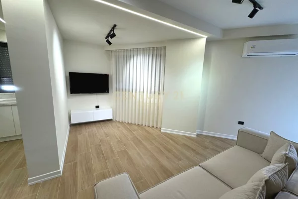 Shtepi ne shitje Apartament ne Tirane, 1+1, Mobilimi E mobiluar, Pagesa 180,000  Euro.