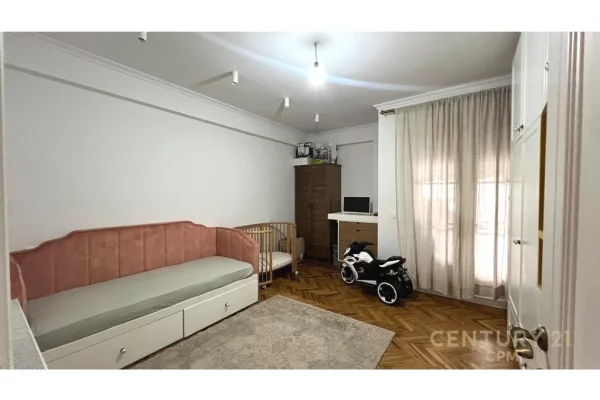 Shtepi ne shitje Apartament ne Tirane, 2+1, Mobilimi E mobiluar, Pagesa 255,000  Euro.