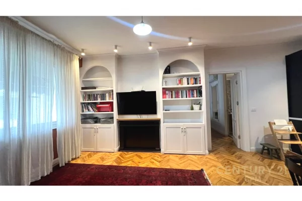 Shtepi ne shitje Apartament ne Tirane, 2+1, Mobilimi E mobiluar, Pagesa 255,000  Euro.