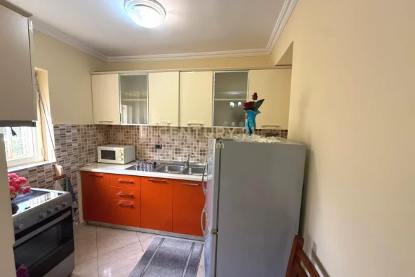 Appartamento in vendita a Tirana 1+1, Arredato