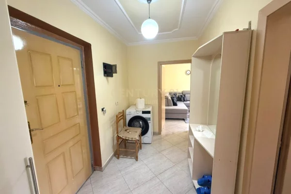 Appartamento in vendita a Tirana 1+1, Arredato