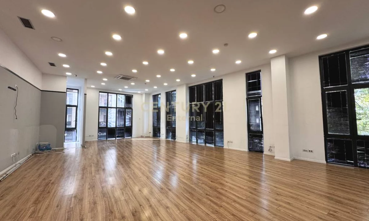 Ambient Biznesi / Zyre me qira tek 'Park Gate', Rruga e Elbasanit