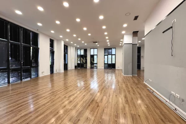 Business Property for Rent 3+1 in Tirana - 3,000 Euro