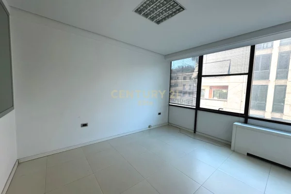 Business Property for Rent 3+1 in Tirana - 1,500 Euro
