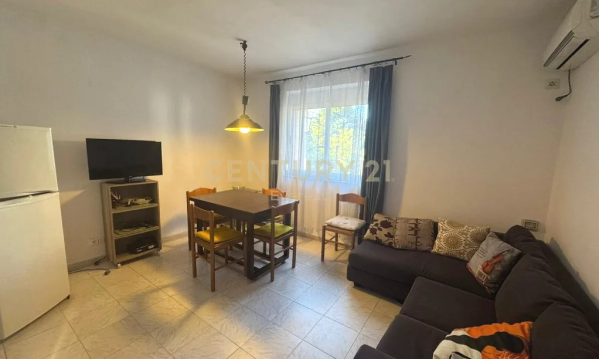 Shtepi me qera Apartament ne Tirane, 3+1, Mobilimi E mobiluar, Pagesa 600  Euro.