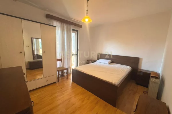 Shtepi me qera Apartament ne Tirane, 3+1, Mobilimi E mobiluar, Pagesa 600  Euro.