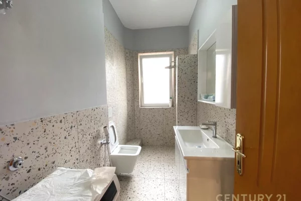 Shtepi me qera Apartament ne Tirane, 2+1, Mobilimi E mobiluar, Pagesa 600  Euro.