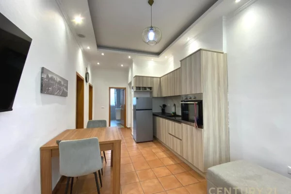 Shtepi me qera Apartament ne Tirane, 2+1, Mobilimi E mobiluar, Pagesa 600  Euro.