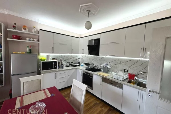 Shtepi me qera Apartament ne Tirane, 1+1, Mobilimi E mobiluar, Pagesa 750  Euro.