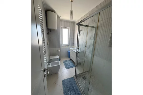 Shtepi me qera Apartament ne Tirane, 2+1, Mobilimi E mobiluar, Pagesa 1,400  Euro.