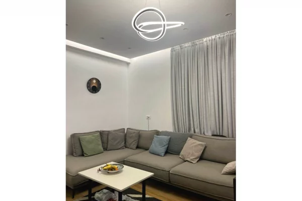 Shtepi me qera Apartament ne Tirane, 2+1, Mobilimi E mobiluar, Pagesa 85,000  Leke.