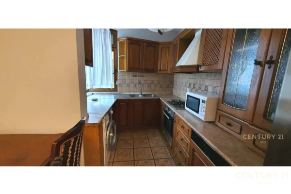 Appartamento in vendita a Tirana 3+1, Vuoto